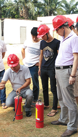 欧美黑吊大战白妞欧美大片