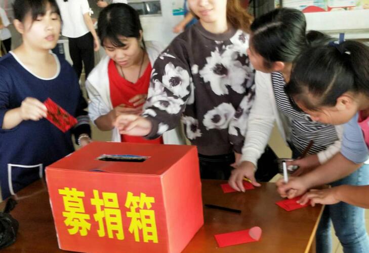 欧美黑吊大战白妞欧美大片