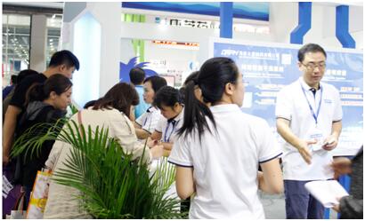 欧美黑吊大战白妞欧美大片