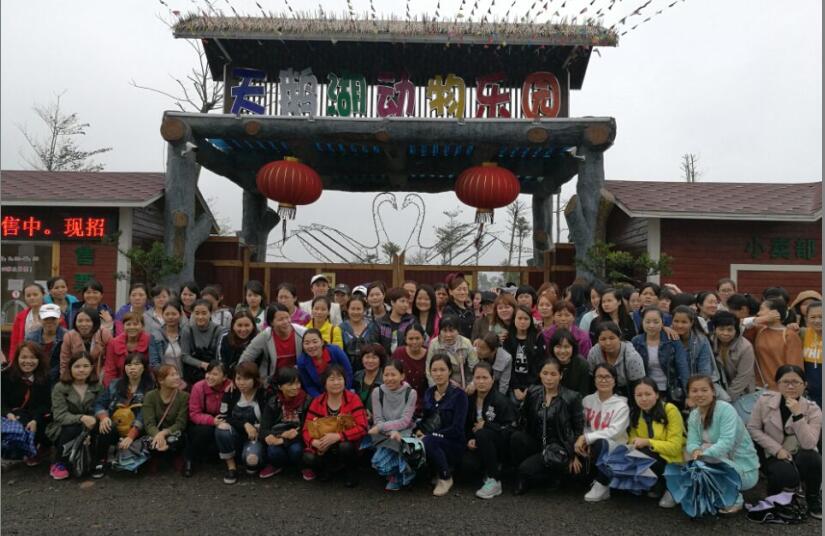 欧美黑吊大战白妞欧美大片