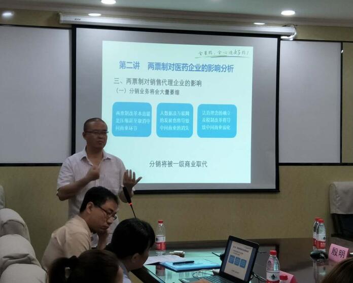 欧美黑吊大战白妞欧美大片