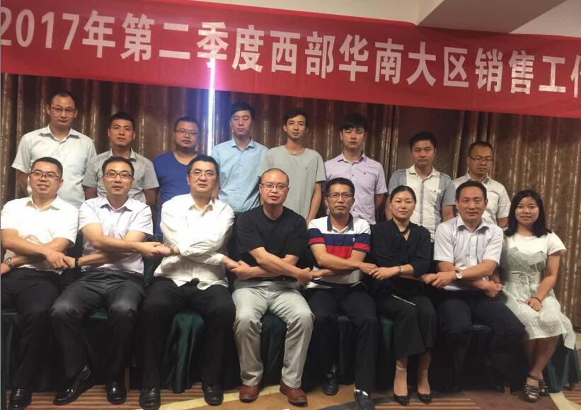 欧美黑吊大战白妞欧美大片