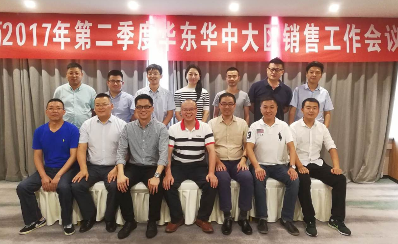 欧美黑吊大战白妞欧美大片