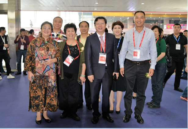 欧美黑吊大战白妞欧美大片