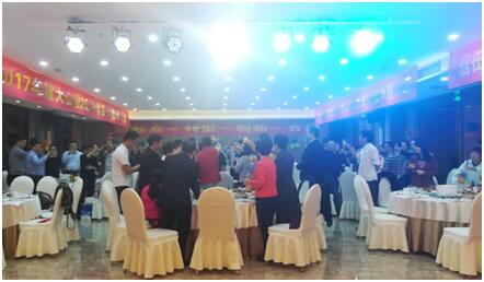 欧美黑吊大战白妞欧美大片