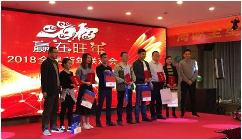 欧美黑吊大战白妞欧美大片