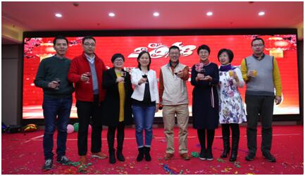 欧美黑吊大战白妞欧美大片