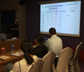 欧美黑吊大战白妞欧美大片