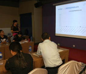 欧美黑吊大战白妞欧美大片