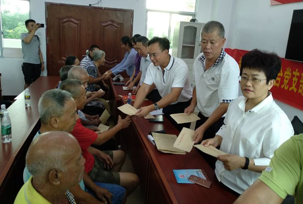 欧美黑吊大战白妞欧美大片