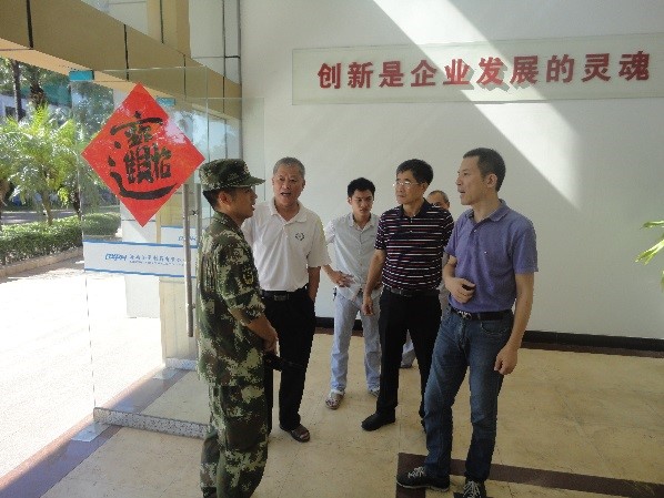 欧美黑吊大战白妞欧美大片