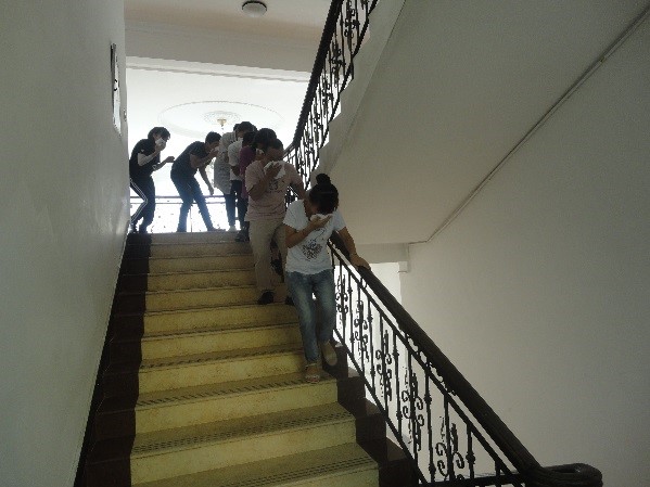 欧美黑吊大战白妞欧美大片