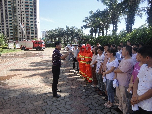 欧美黑吊大战白妞欧美大片