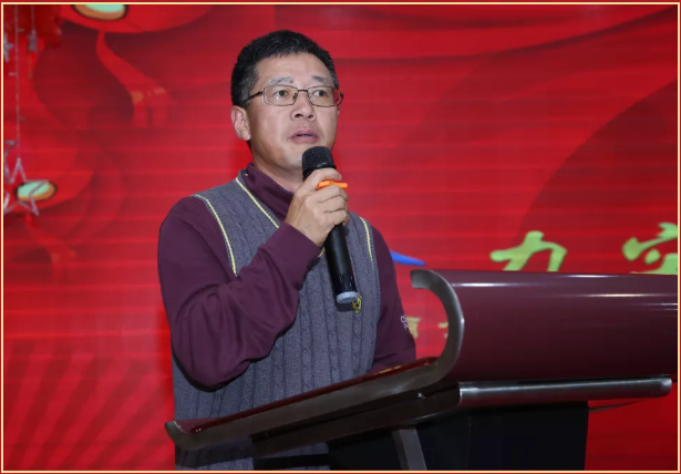 欧美黑吊大战白妞欧美大片