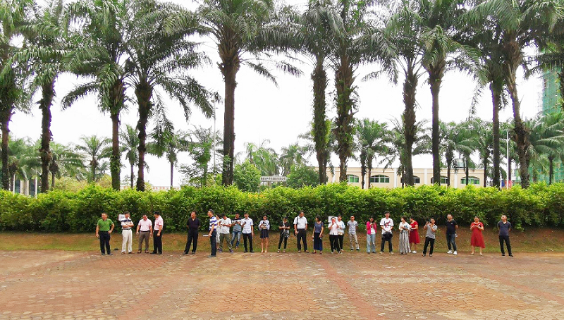 欧美黑吊大战白妞欧美大片