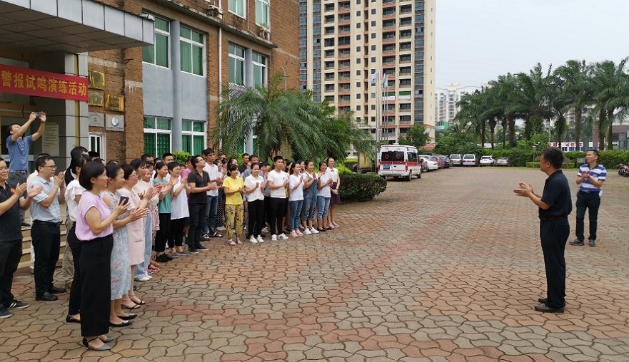 欧美黑吊大战白妞欧美大片