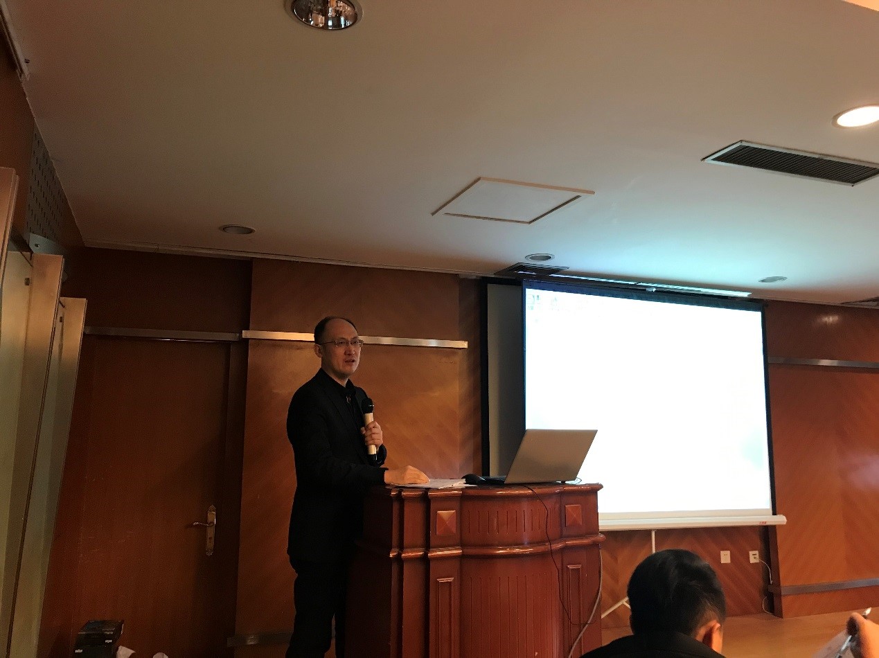 欧美黑吊大战白妞欧美大片