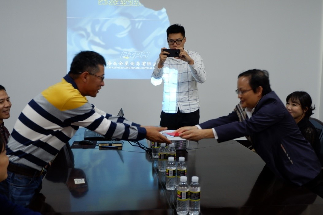 欧美黑吊大战白妞欧美大片