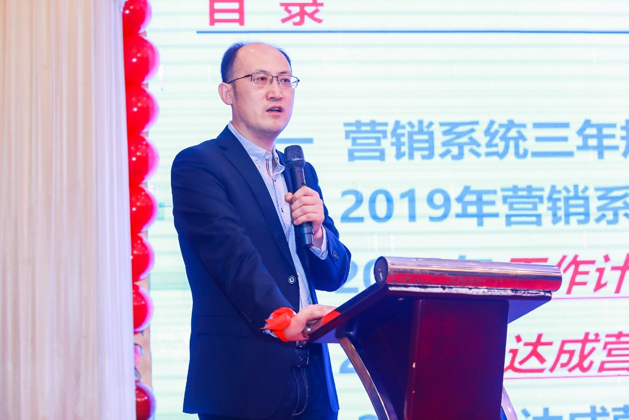 欧美黑吊大战白妞欧美大片