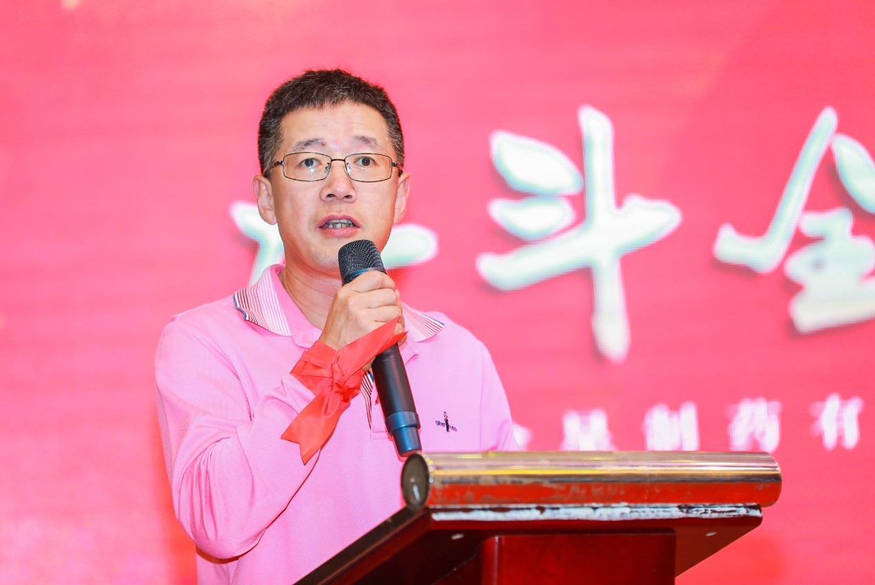 欧美黑吊大战白妞欧美大片