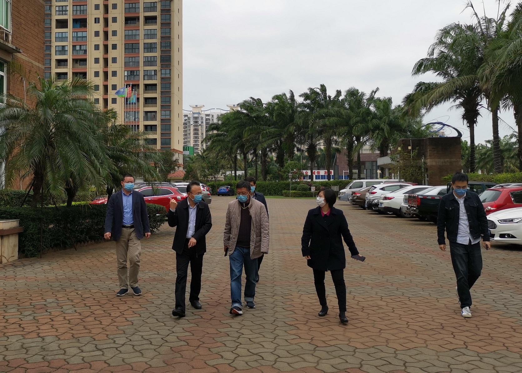 欧美黑吊大战白妞欧美大片