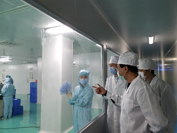 欧美黑吊大战白妞欧美大片