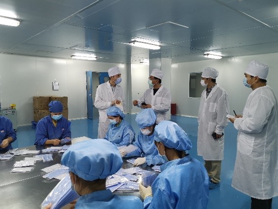 欧美黑吊大战白妞欧美大片