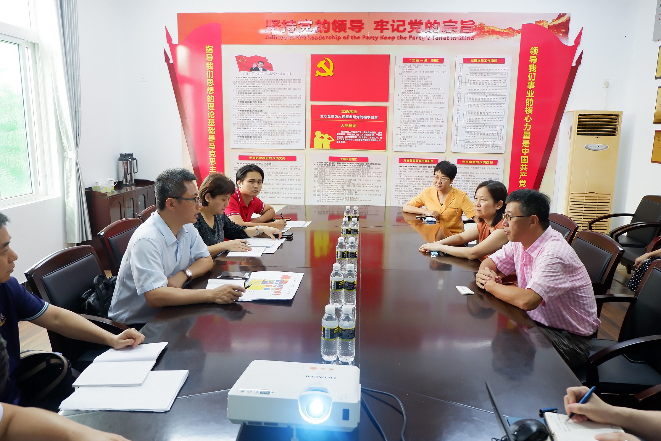 欧美黑吊大战白妞欧美大片